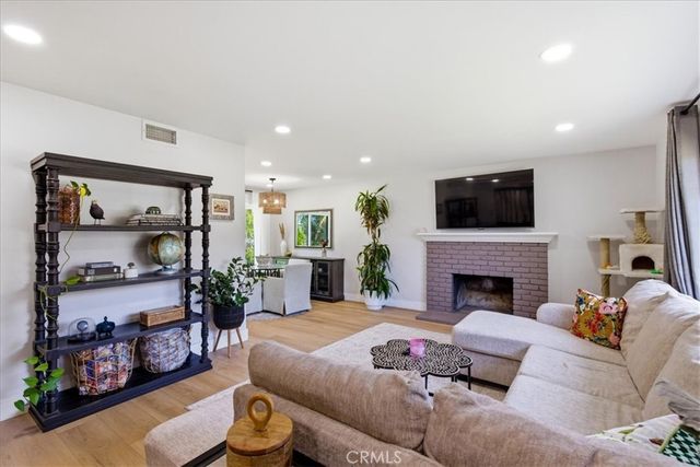 26434 Fairgate, Newhall, CA 91321