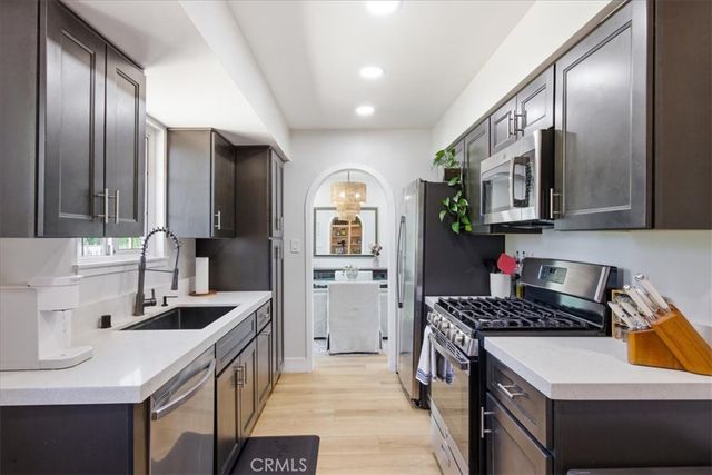 26434 Fairgate, Newhall, CA 91321