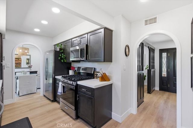 26434 Fairgate, Newhall, CA 91321