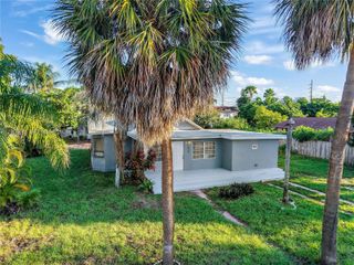 223 SW 1st Ct, Pompano Beach, FL 33060