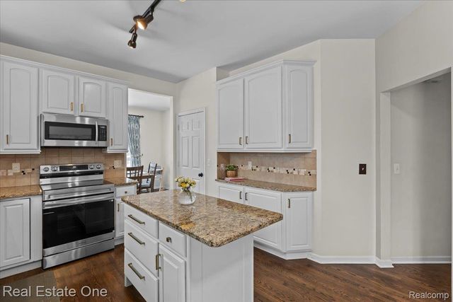 2053 Catalpa Drive, Berkley, MI 48072