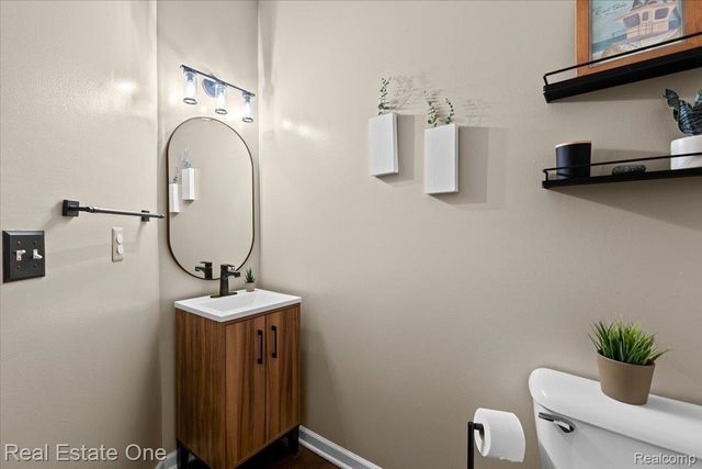 2053 Catalpa Drive, Berkley, MI 48072