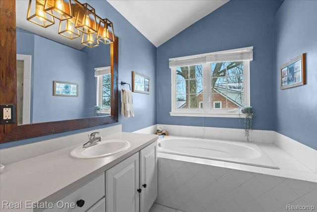 2053 Catalpa Drive, Berkley, MI 48072