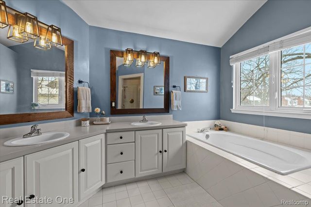 2053 Catalpa Drive, Berkley, MI 48072