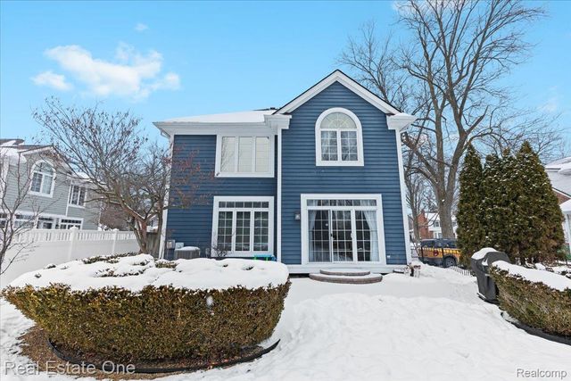 2053 Catalpa Drive, Berkley, MI 48072