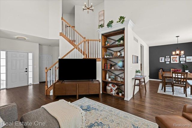 2053 Catalpa Drive, Berkley, MI 48072