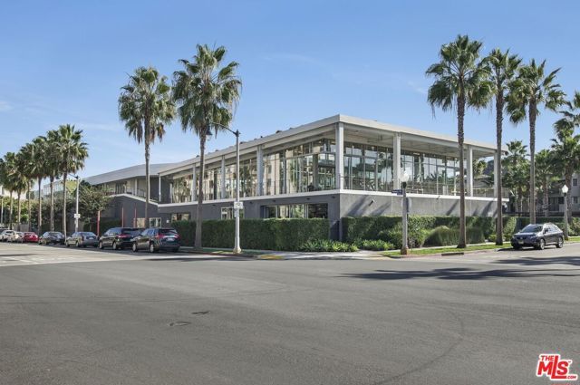 13075 Pacific 217, Los Angeles, CA 90094