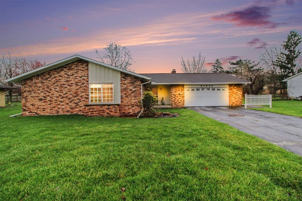 37625 Whitney Drive, Wayne, MI 48184
