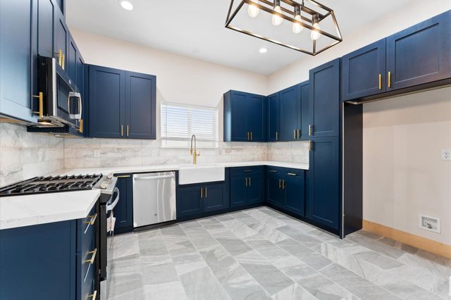 1906 Dismuke Street B, Houston, TX 77023