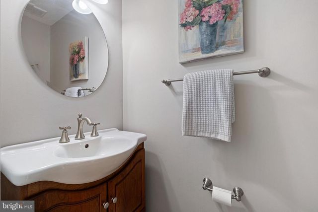 16 REVELSTONE DR, Newark, DE 19711