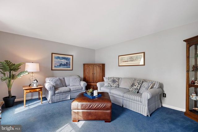 16 REVELSTONE DR, Newark, DE 19711