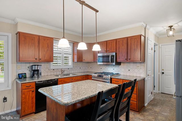 16 REVELSTONE DR, Newark, DE 19711