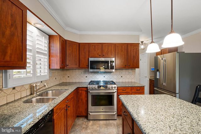 16 REVELSTONE DR, Newark, DE 19711