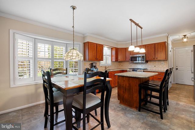 16 REVELSTONE DR, Newark, DE 19711