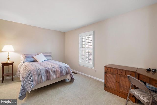 16 REVELSTONE DR, Newark, DE 19711