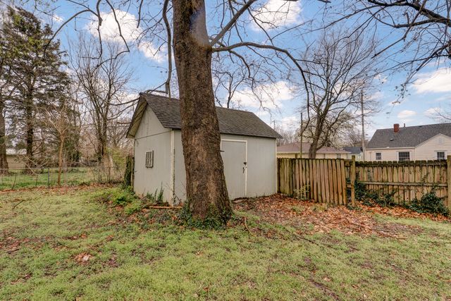 1135 S Ferguson Avenue, Springfield, MO 65807