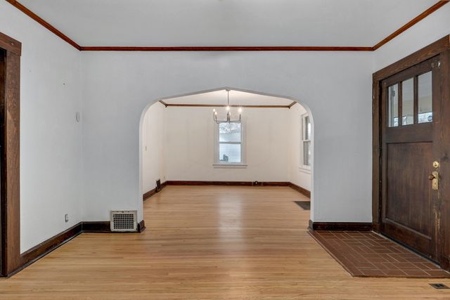 1135 S Ferguson Avenue, Springfield, MO 65807