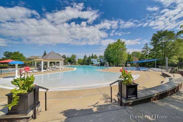 417 Saratoga Drive, Aurora, IL 60502