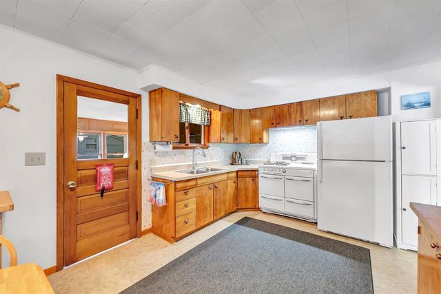 W6746 S SILVER LAKE ROAD, Wautoma, WI 54982