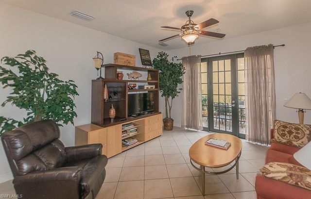 9102 Chula Vista ST 11302, Naples, FL 34113