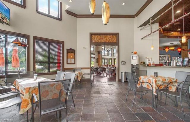9102 Chula Vista ST 11302, Naples, FL 34113