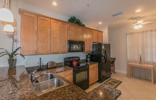 9102 Chula Vista ST 11302, Naples, FL 34113