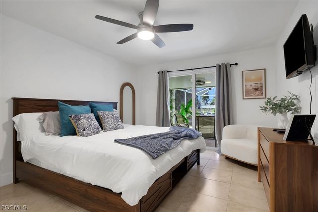 5614 Deauville CT, Cape Coral, FL 33904