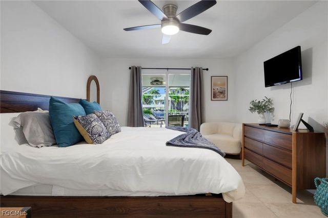 5614 Deauville CT, Cape Coral, FL 33904