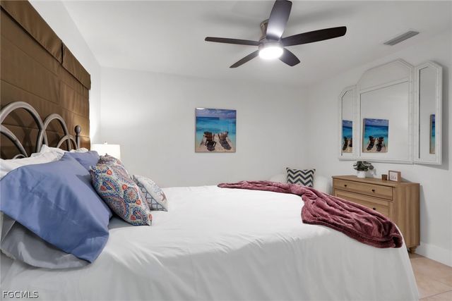 5614 Deauville CT, Cape Coral, FL 33904