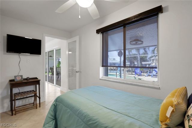 5614 Deauville CT, Cape Coral, FL 33904