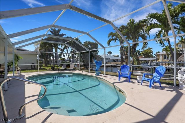 5614 Deauville CT, Cape Coral, FL 33904