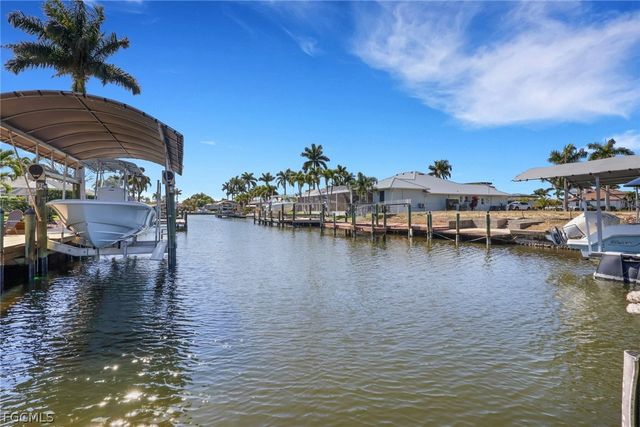 5614 Deauville CT, Cape Coral, FL 33904