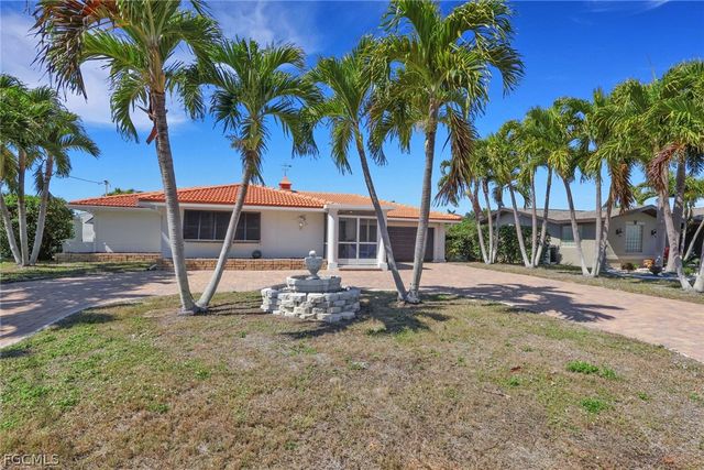 5614 Deauville CT, Cape Coral, FL 33904