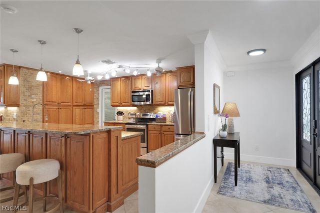 5614 Deauville CT, Cape Coral, FL 33904