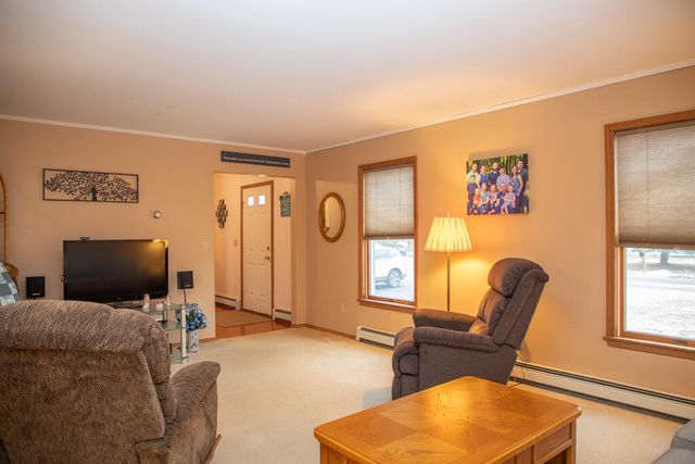 1 Rivers Edge Drive, Morrisonville, NY 12962