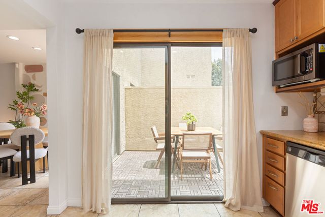 9131 Burnet Avenue 5, North Hills, CA 91343