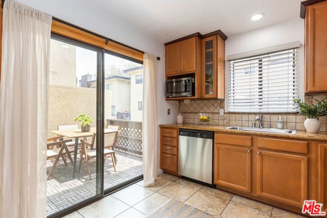 9131 Burnet Avenue 5, North Hills, CA 91343