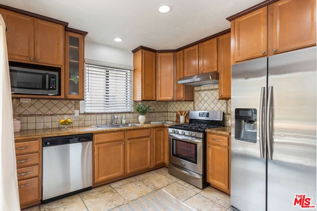 9131 Burnet Avenue 5, North Hills, CA 91343