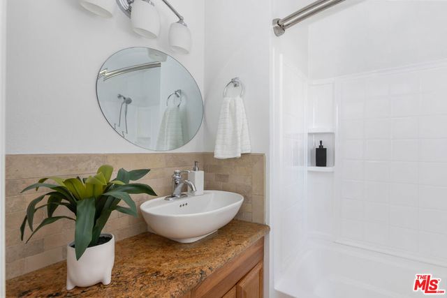 9131 Burnet Avenue 5, North Hills, CA 91343