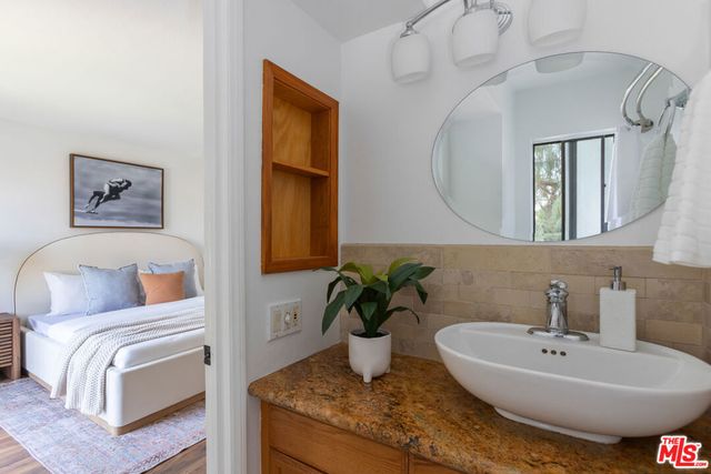 9131 Burnet Avenue 5, North Hills, CA 91343
