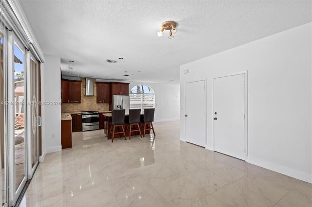 15835 NW 7th Street, Pembroke Pines, FL 33028