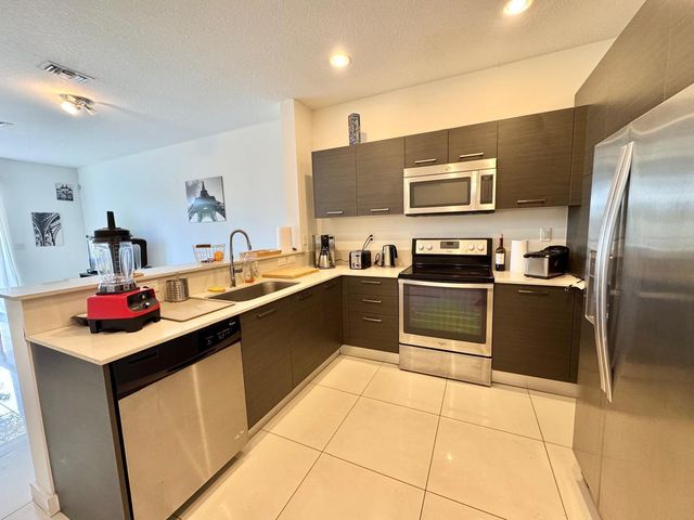 3596 NW 13th Street 3596, Lauderhill, FL 33311