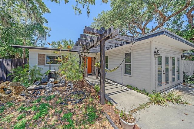 3281 8TH STREET, Sarasota, FL 34237
