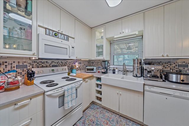 3281 8TH STREET, Sarasota, FL 34237