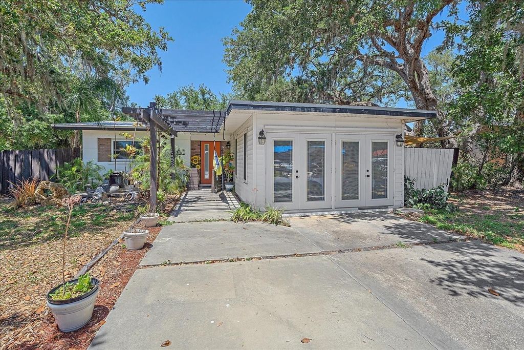 3281 8TH STREET, Sarasota, FL 34237