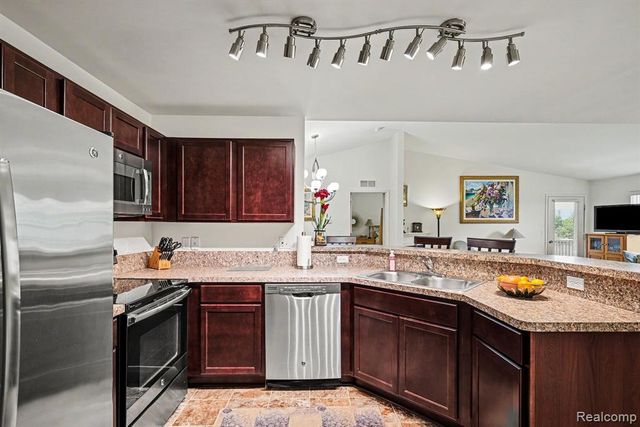 28344 Adler Park Drive, New Baltimore, MI 48051