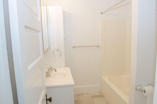 119 Calhoun Street, Battle Creek, MI 49017