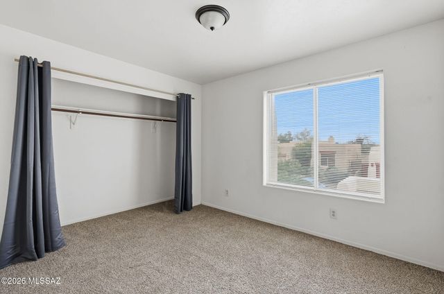 461 E Covered Wagon Drive, Tucson, AZ 85704