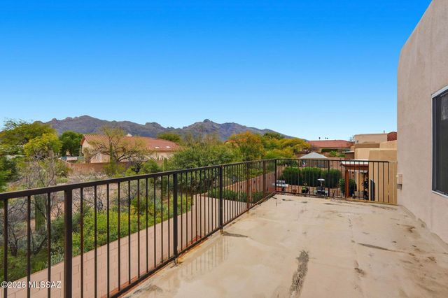461 E Covered Wagon Drive, Tucson, AZ 85704