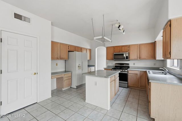 461 E Covered Wagon Drive, Tucson, AZ 85704